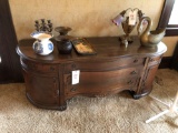 Kidney shaped entertainment stand