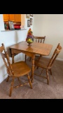 Maple drop lief table with 4 chairs