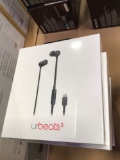 URBEATS 3 wired earphones. Lightning connector