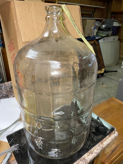Glass jug
