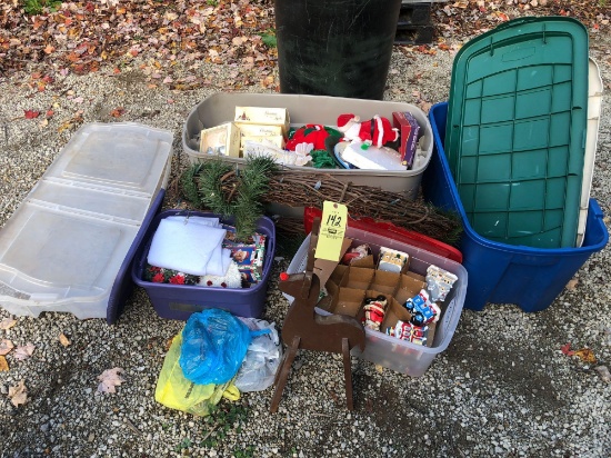 Christmas decor, wreath, totes