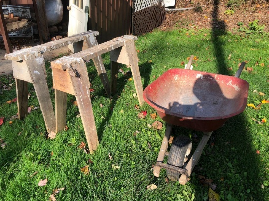 Wheelbarrow - wooded saw horses