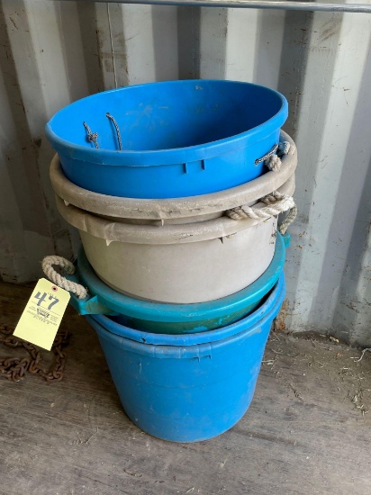 Six Plastic tubs