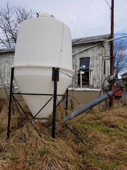 4 ton poly bin with auger