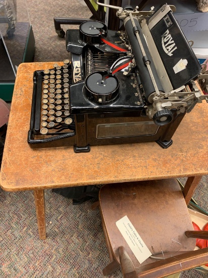 Table & Chair - Typewriter