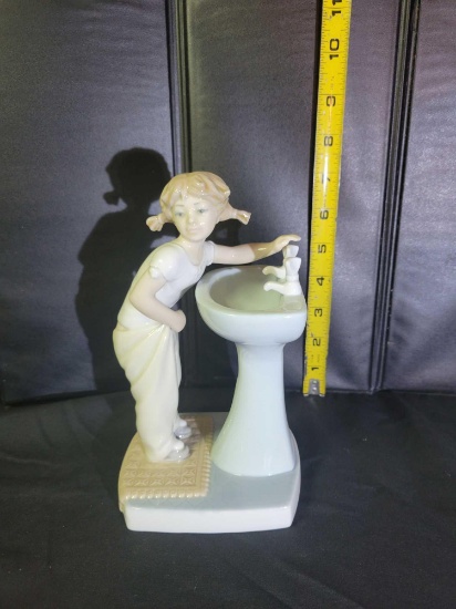 lladro 5210 p515 clean up time, retired 1993