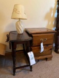 drop-leaf side table, 2-drawer stand, lamp