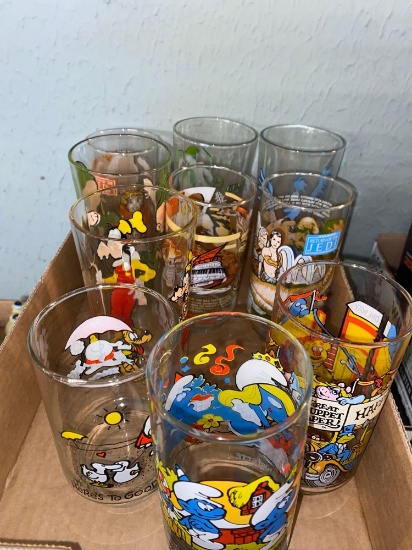 set of vintage Smurf, Muppet Babies glasses, Star Wars, Popeyes