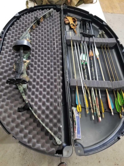 Hot Shot compound bow with case and arrows