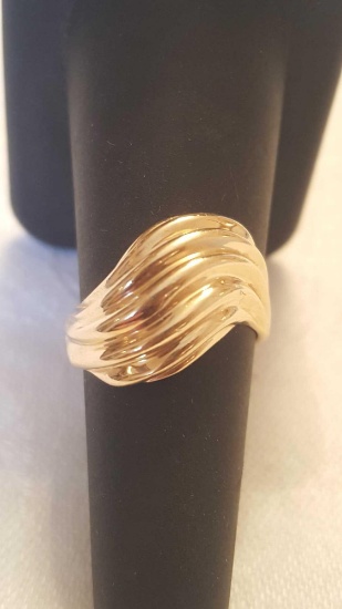 Estate 14k gold swirl dome ring