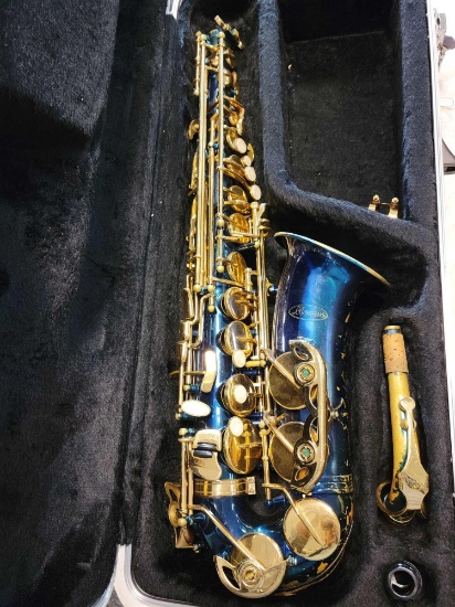 Merano saxophone with case