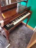 Hammond B3 organ with bench