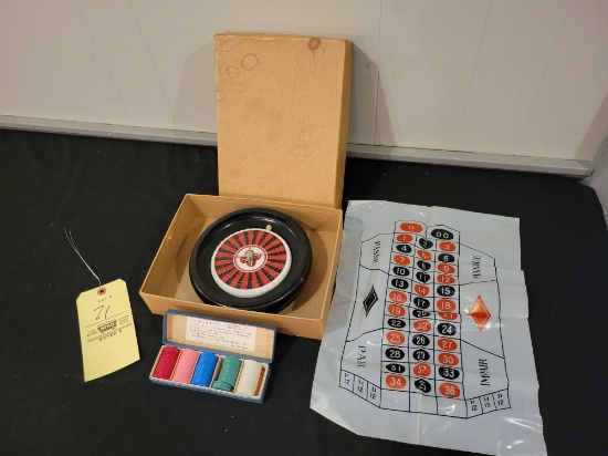 Japanese small roulette table with accessories