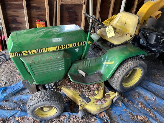 John Deere 216 Riding mower