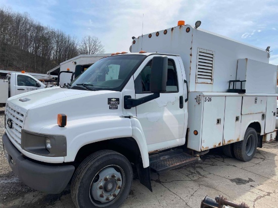 2009 Chevy C-5500 utility service truck, Duramax Diesel engine, auto trans., under body compressor