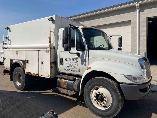 2003 International 4300 SBA Utility Service Truck, DT466 engine, 4x2 automatic trans.