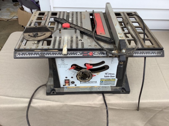 Central Machinery 10 in Table Saw