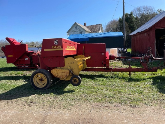 New Holland 565 small square baler, without belt thrower