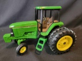 Ertl John Deere 7800 Tractor with Duals