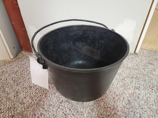 HPO Footed Cast Iron Pot