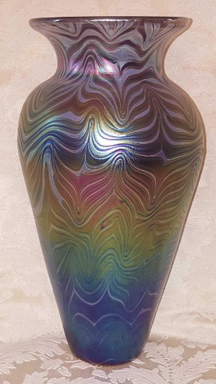 Beautiful & large art glass vase signed Miller