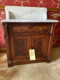 Mid Victorian burled walnut wash stand w/ marble top, 29