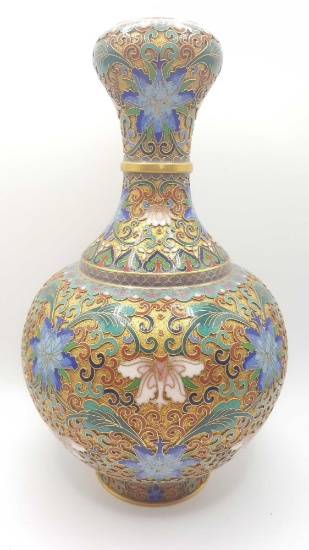 Highly detailed vintage Chinese cloisonne enamel bottle vase