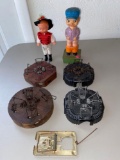 (5) Old mouse traps, plastic doll, plastic figure peeing.