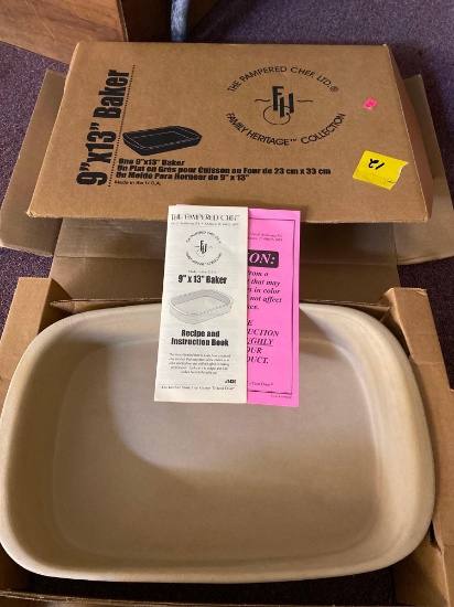 9x13 Pampered Chef baker with box
