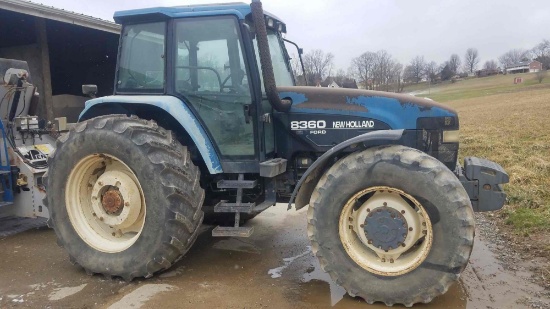 Ford NH 8360 tractor