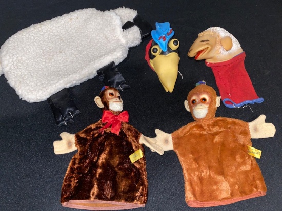 (4) Hand puppets incl. "Lambchop", sheep water bottle holder.