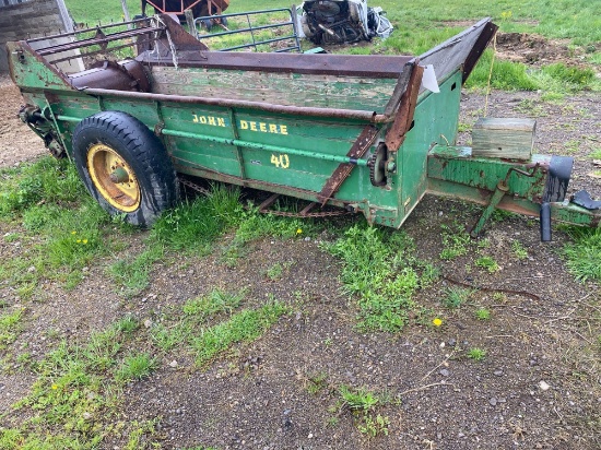 John Deer 40 manure spreader