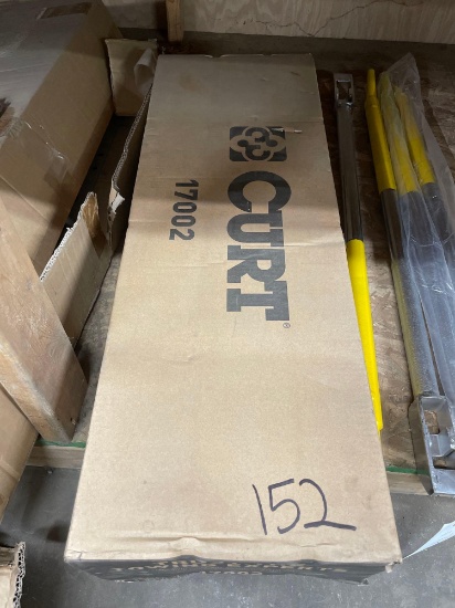 Curt round bar weight distribution hitch NIB