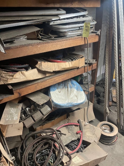 contents of shelf / aluminum - wire - misc
