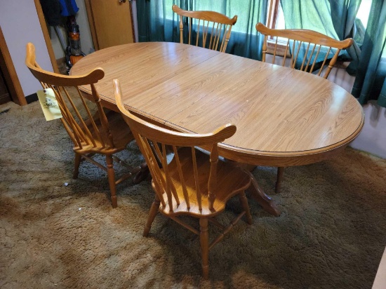 Dining room table and 4 chairs