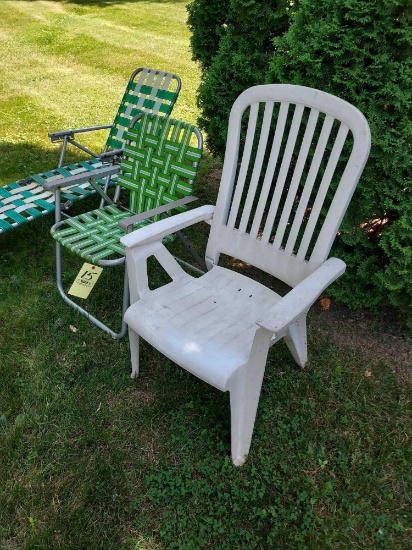 2 Outdoor Folding Chairs and Folding Lounger