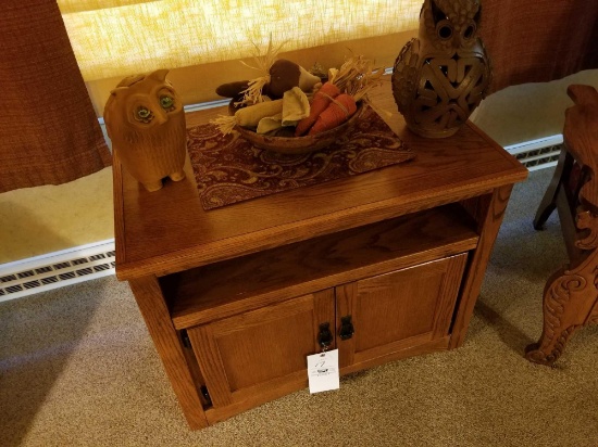 Oak entertainment stand and decor owls, wooden bowl