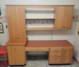 Oak sewing station, torn down in 5 pieces with a counter size of 67 x 25