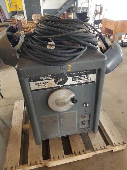 Lincoln Idealarc TM300 welder with heavy leads