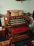Conn electic organ with sheet music