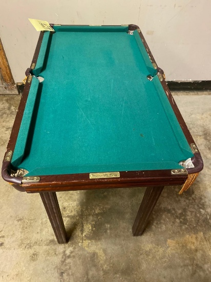 GMl "Minnesota Fats" youth billiard table, no accessories, 44" x 23".