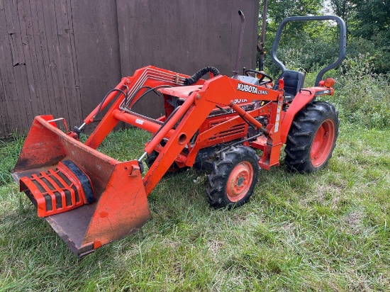 KUBOTA L3000DT COMPACT LOADER TRACTOR