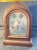 Early mantle clock with key