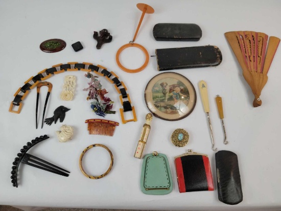 Bakelite, assorted accessories