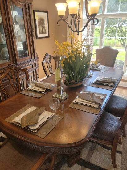 Place setting for 6 with Vietri China, stemware, placemat and centerpiece