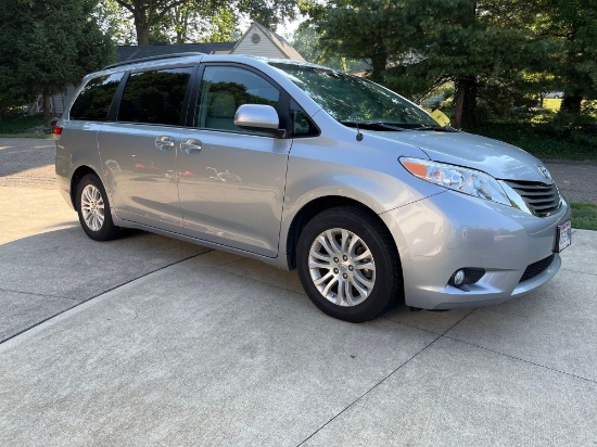 2014 Toyota Sienna Van