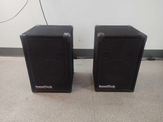 2 SoundTech Speakers