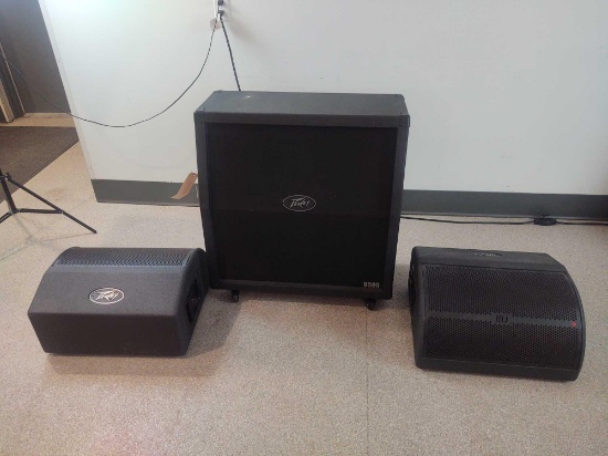 Peavy 6505 Speaker Cabinet w/ Peavy 6505 Tube Amplifier & 2 Stage Monitors