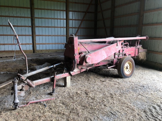 New Holland hayliner 273 square baler