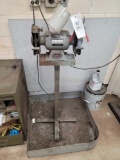 Delta 8 inch pedestal grinder with grinding tray